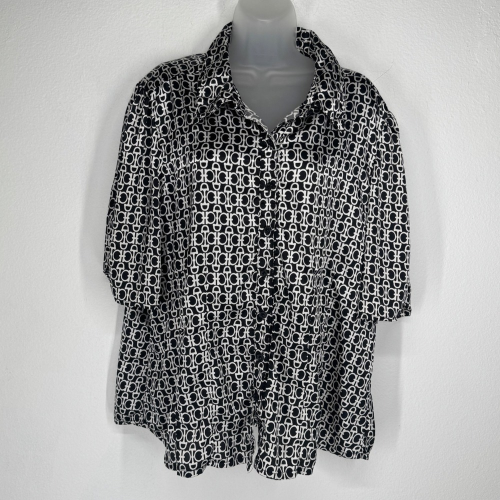 Paper Tee Women Horsebit Geometric Chain Satin Button Top 2X Old Money Stretch